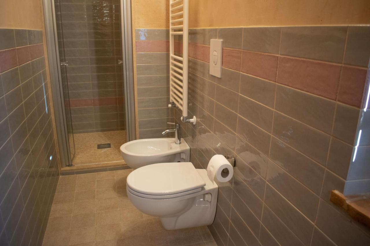 Camera Iris - B&B Antico Casale Монте-Сан-Бьяджо Экстерьер фото